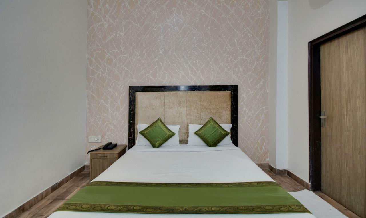 Itsy By Treebo - Royale Inn Meerut Buitenkant foto