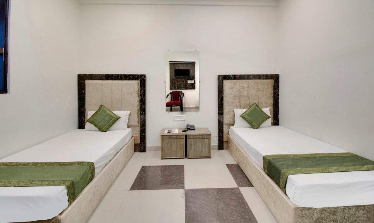 Itsy By Treebo - Royale Inn Meerut Buitenkant foto
